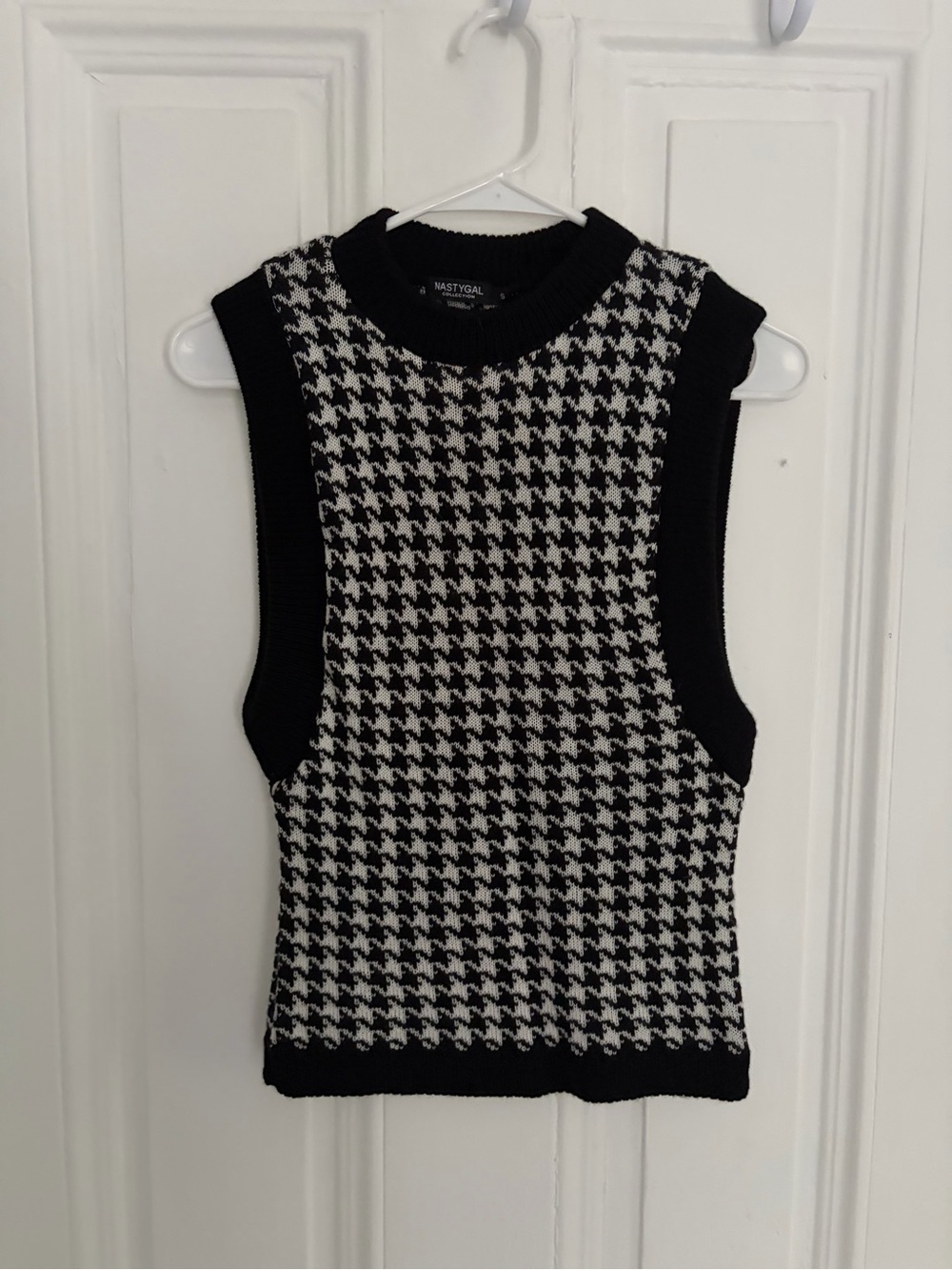 Nasty Gal Black & White Houndstooth Knit Tank Top